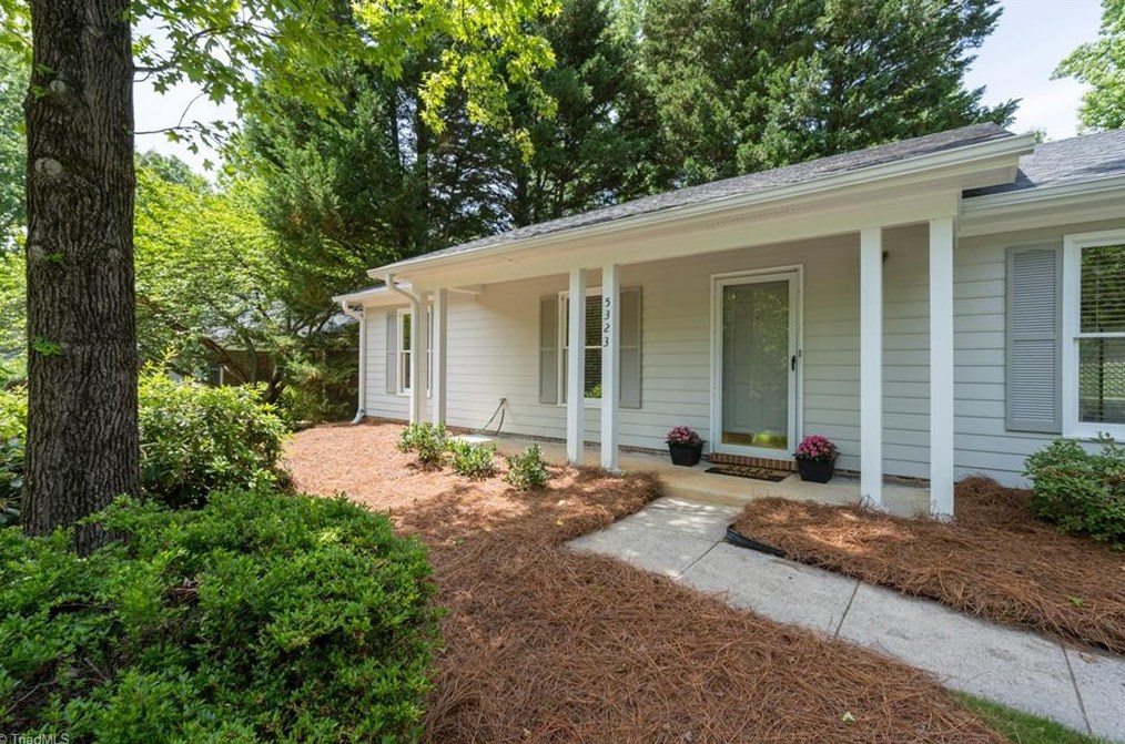 5323 Oaks Dr, Greensboro, NC 27455-1232