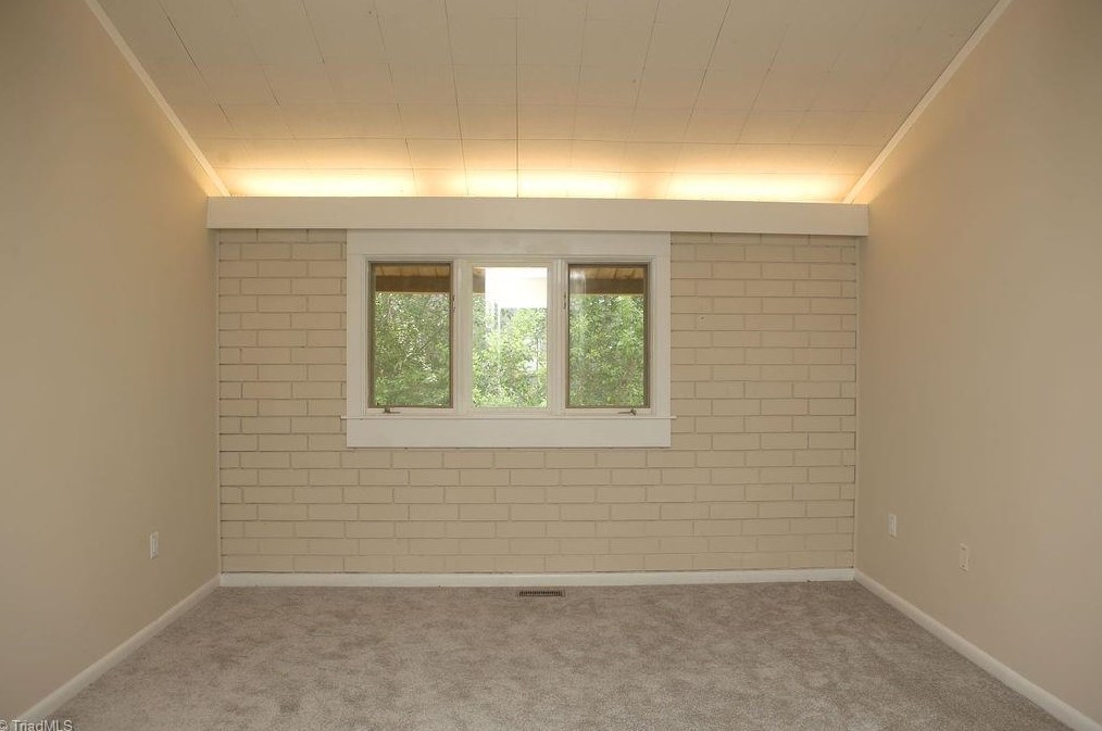 1701 Market St, Greensboro NC  27401-3304 exterior