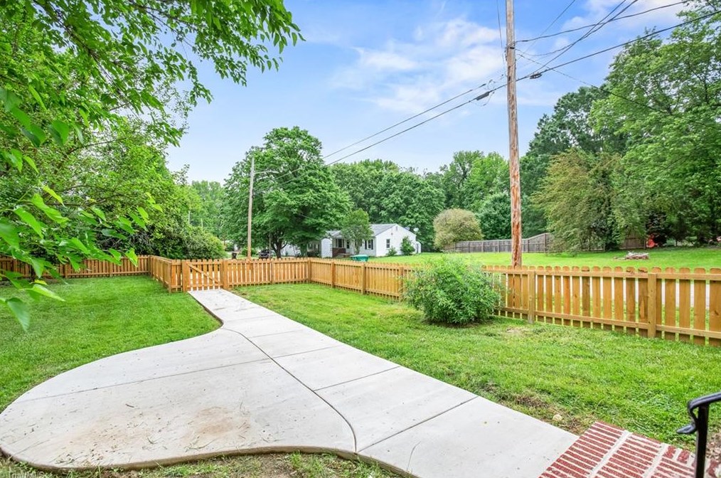 409 Woodrow Ave, High Point NC  27262-4157 exterior
