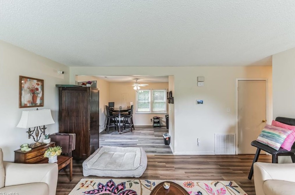 1706 Larkin St, Greensboro, NC 27406-3145