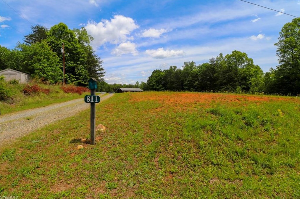 811 Wray Rd, Matrimony, NC 27048-8356