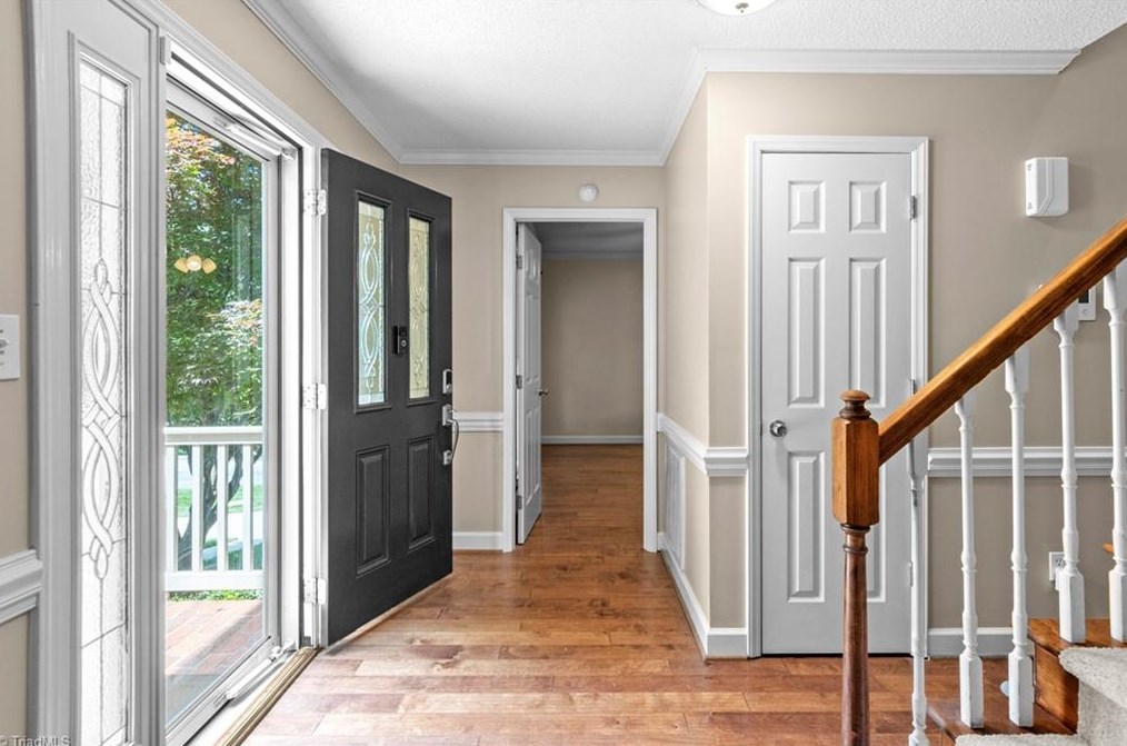 6175 Tennyson Dr, Kernersville, NC 27284-6323