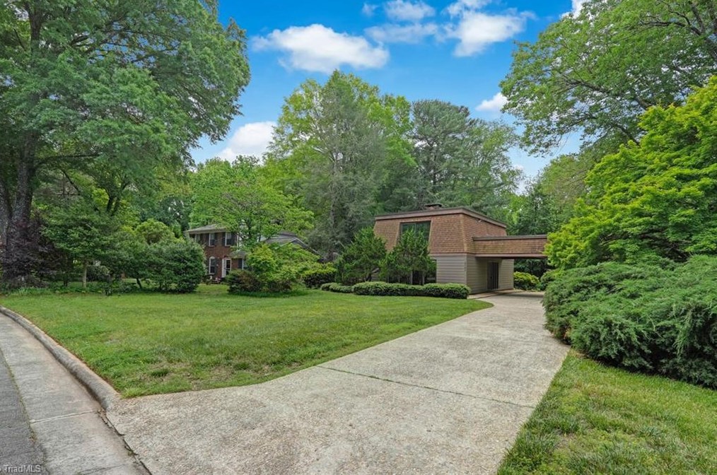 3109 Watauga Dr, Greensboro, NC 27410-4802
