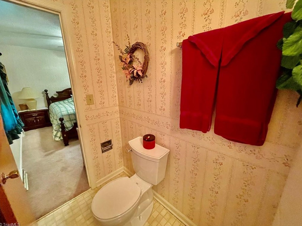 716 Vanderford St, Burlington NC  27215-6549 exterior