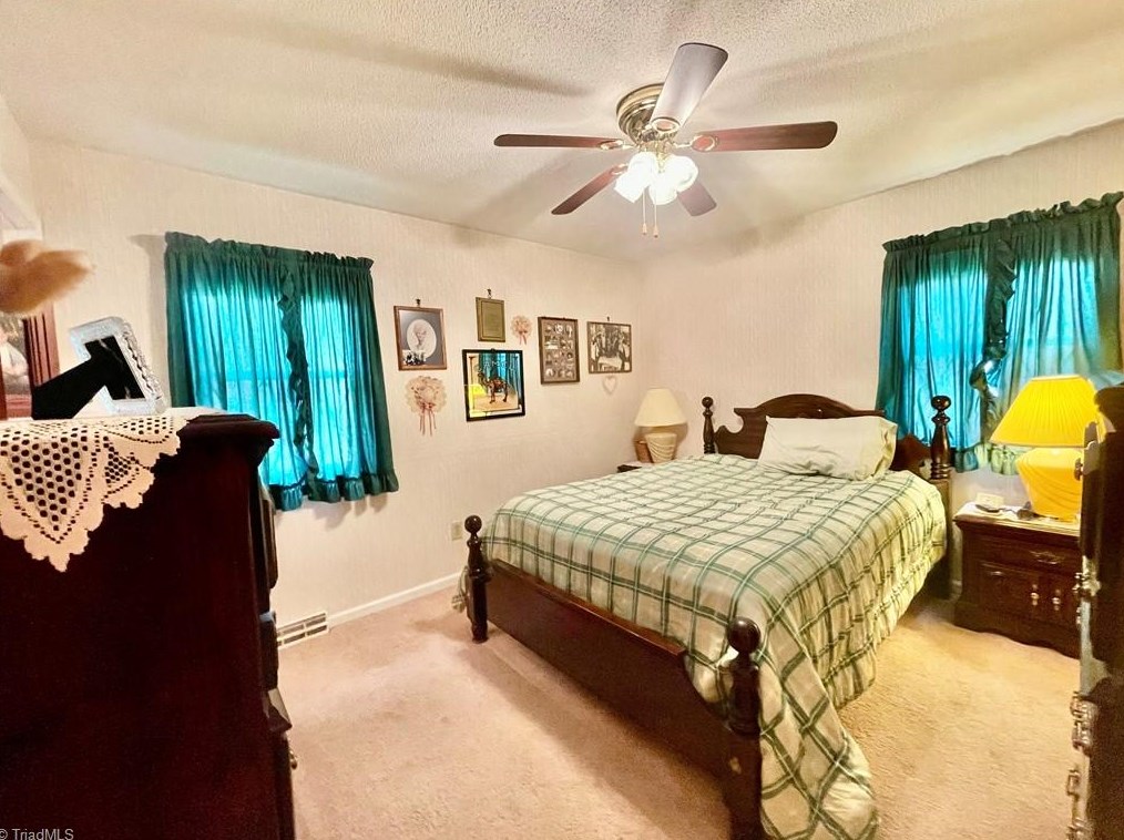 716 Vanderford St, Burlington NC  27215-6549 exterior