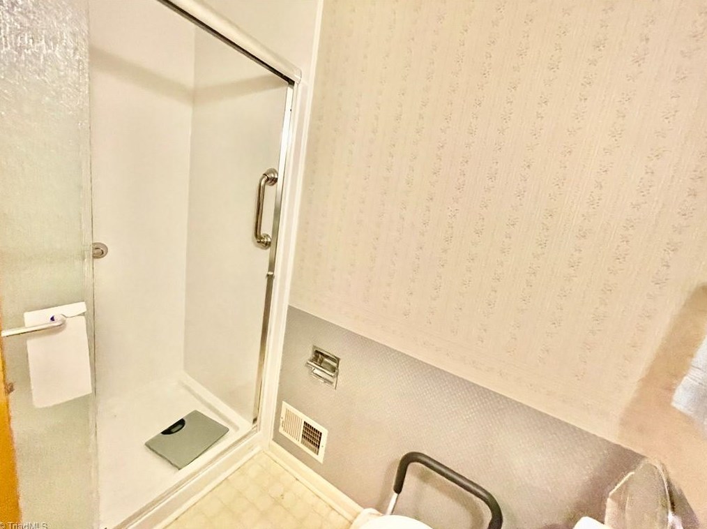 716 Vanderford St, Burlington NC  27215-6549 exterior