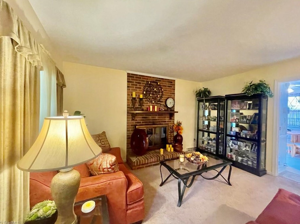 716 Vanderford St, Burlington NC  27215-6549 exterior