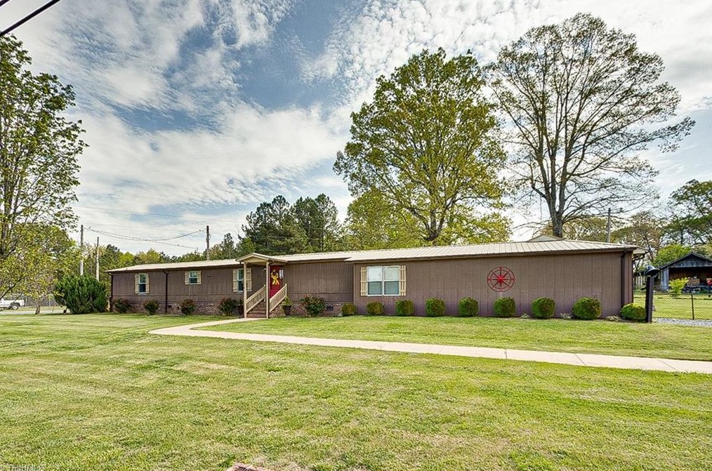 116 Bennett Farm Rd, Asheboro, NC 27205-1303