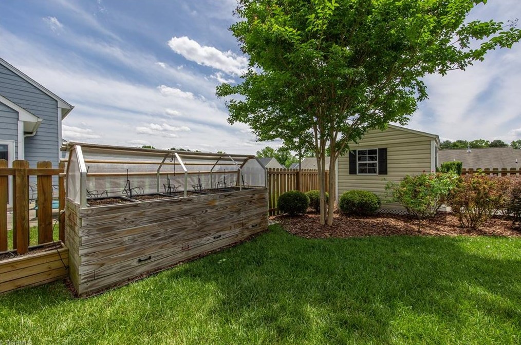 4414 Saddlewood Club Dr, High Point NC  27265-8722 exterior