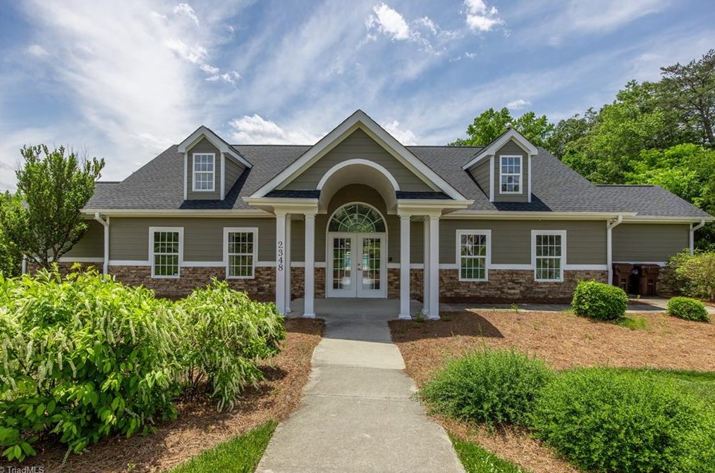 4414 Saddlewood Club Dr, High Point NC  27265-8722 exterior