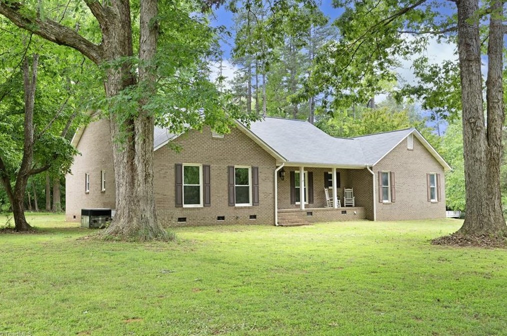 819 Homestead Rd, Chapel Hill, NC 27516-8794
