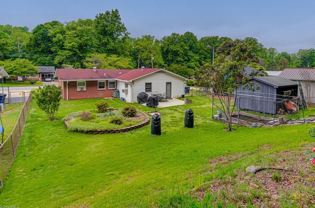 1262 Cloister Dr, Winston Salem, NC 27127