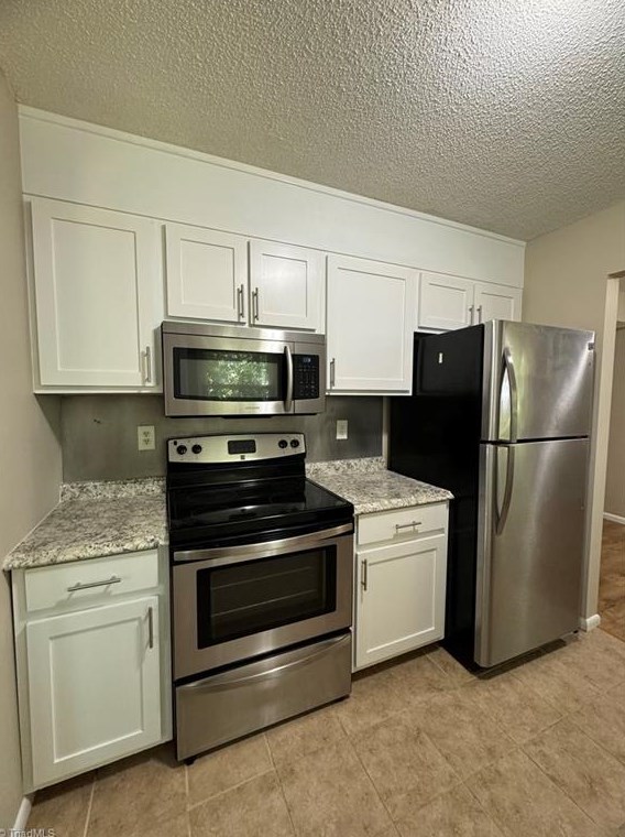 5503 Courtfield Dr, Greensboro, NC 27455-1109
