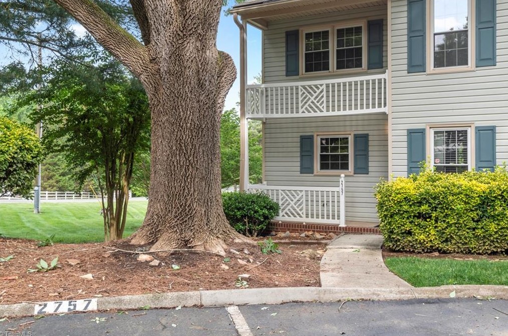2757 Crosswinds Dr, Winston Salem, NC 27127