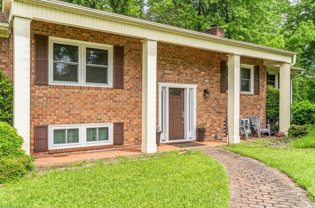 3508 Langdale Dr, High Point, NC 27265-1832
