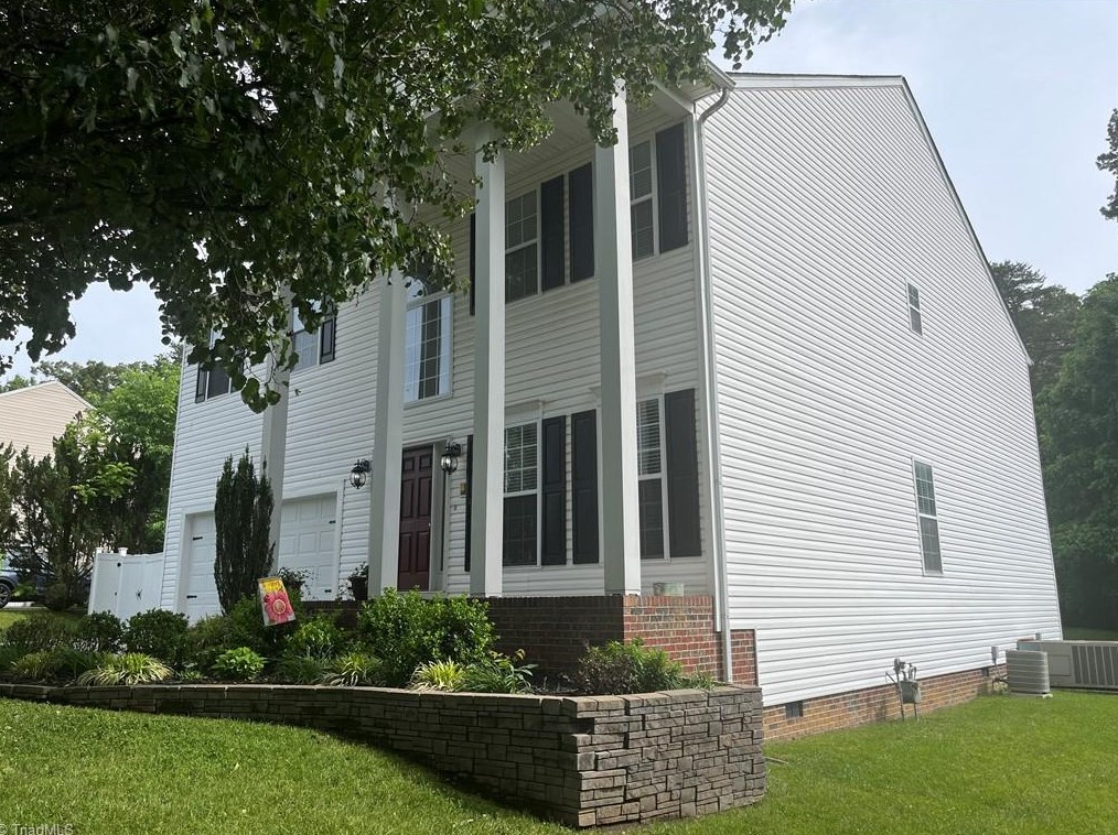 1142 Hampton Park Dr, High Point, NC 27265-9186
