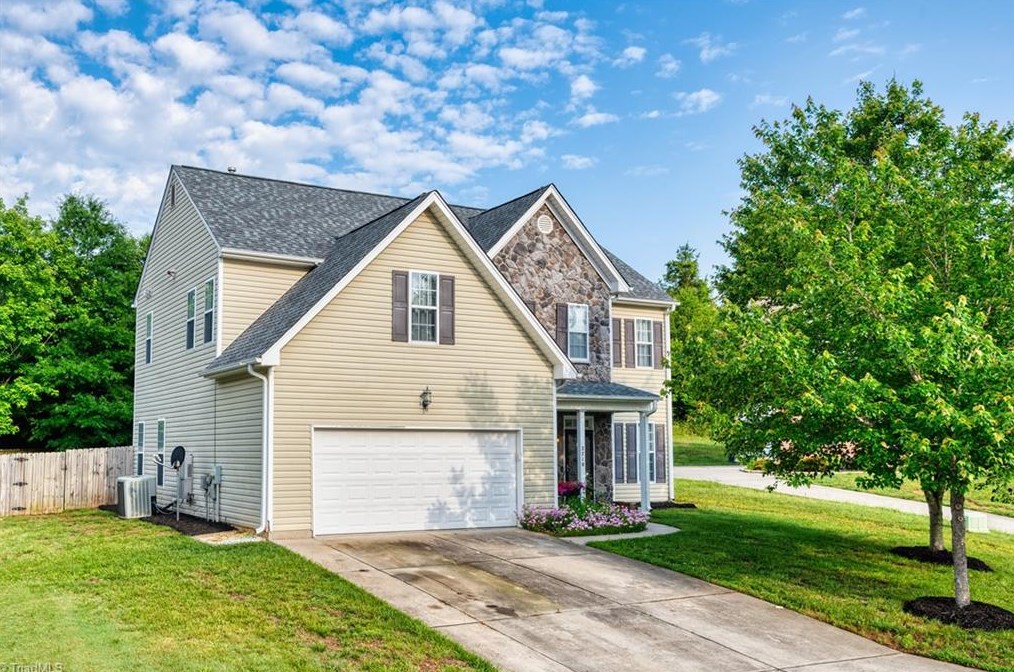 2710 Saw Buck Dr, Winston Salem, NC 27127-6093