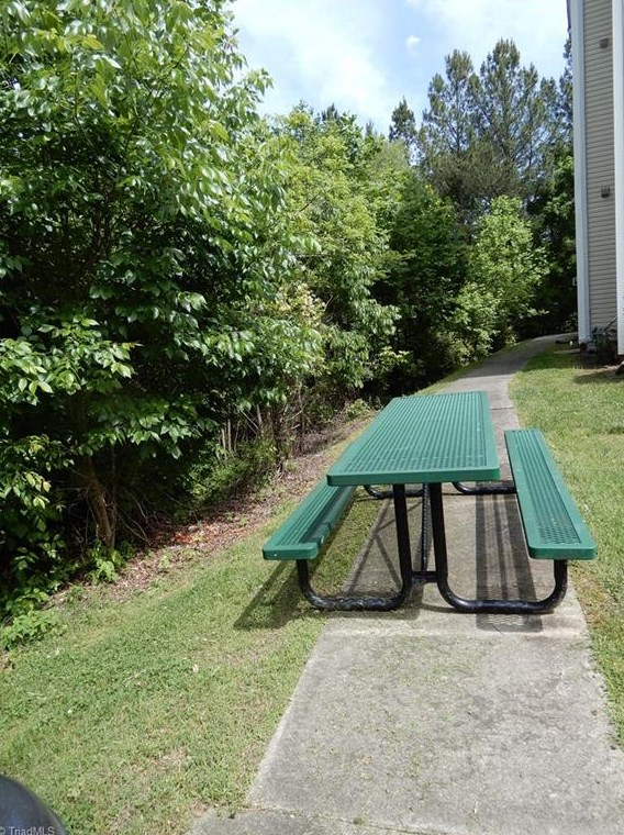 6901 Hanesbrook Cir, Clemmons NC  27012-7833 exterior