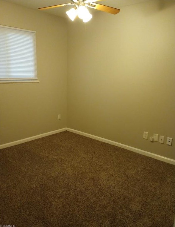 514 Spicewood Dr, Greensboro NC 27405-3117 exterior