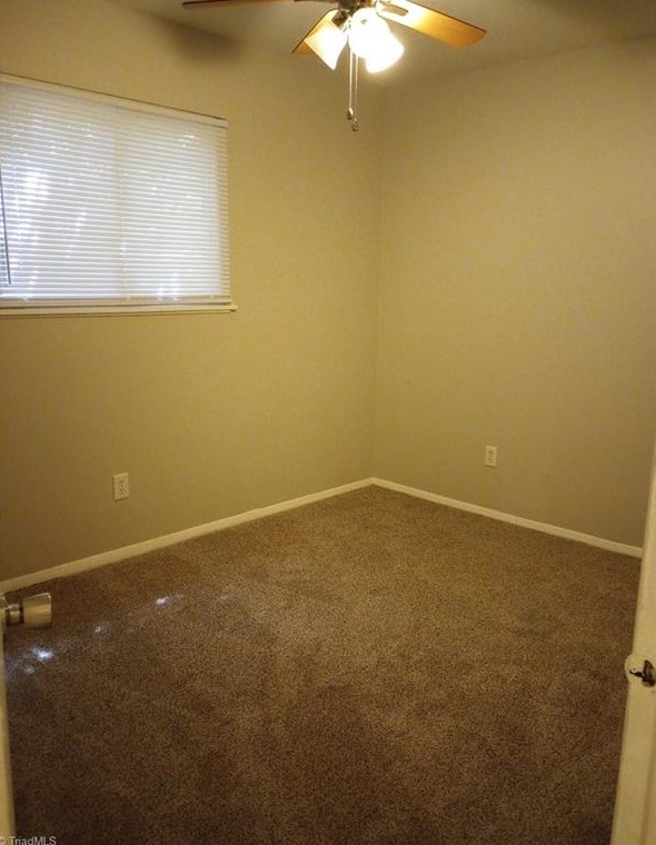 514 Spicewood Dr, Greensboro NC 27405-3117 exterior