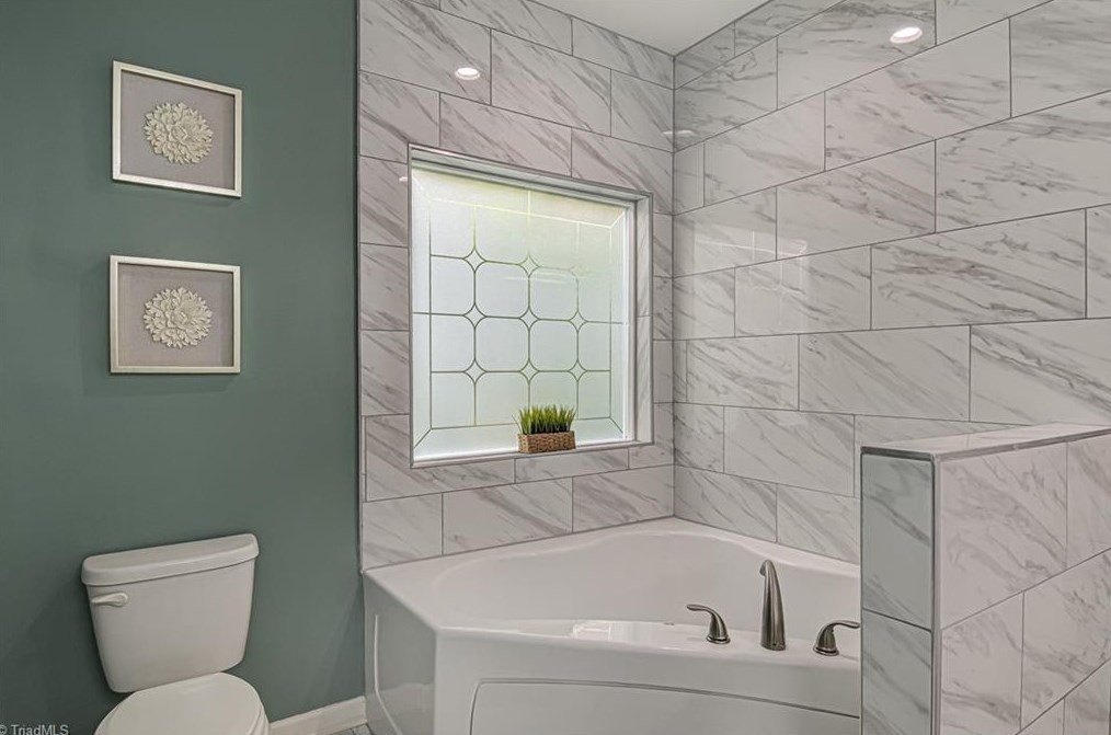 802 Carrick St, High Point NC  27262-3811 exterior