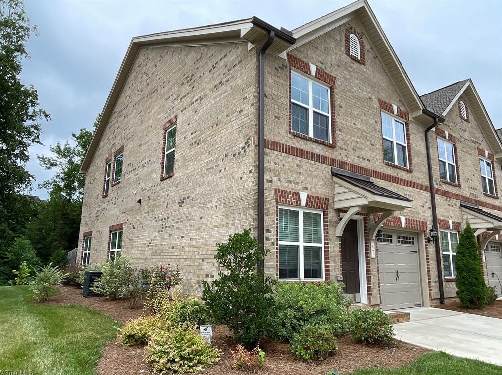 833 Silver Leaf Dr, Winston Salem, NC 27103