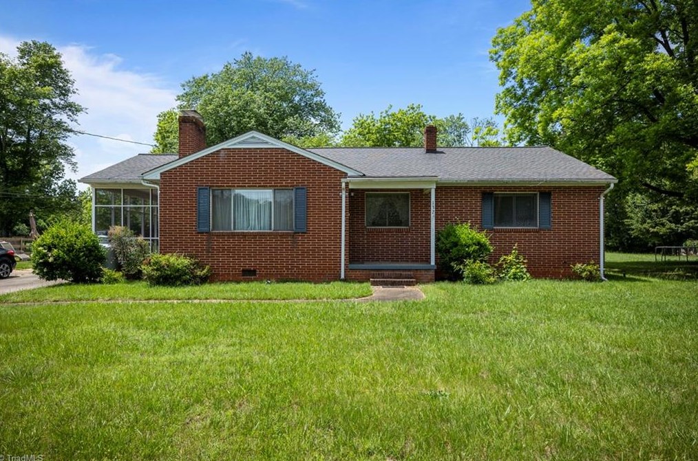 132 Vogler Dr, Winston Salem, NC 27107