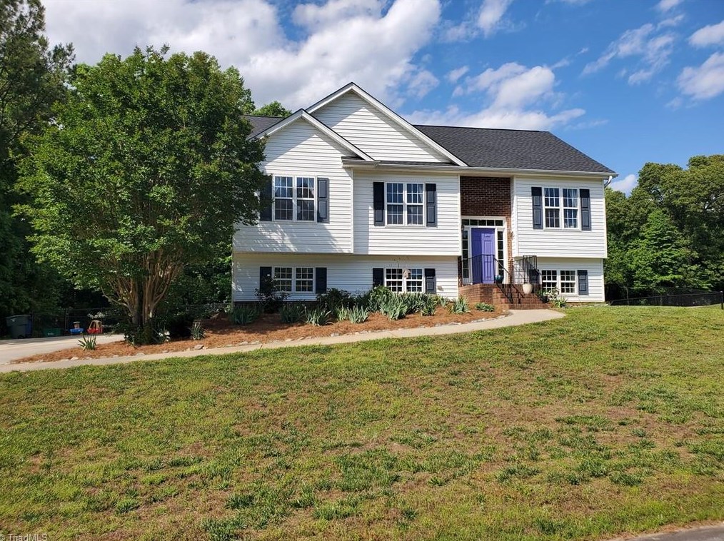 126 Donnell Ct, Lexington, NC 27295