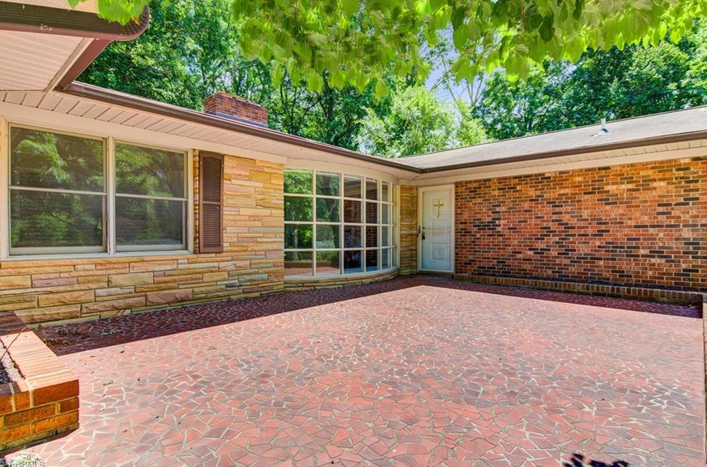 615 Cardinal Dr, Lexington, NC 27292