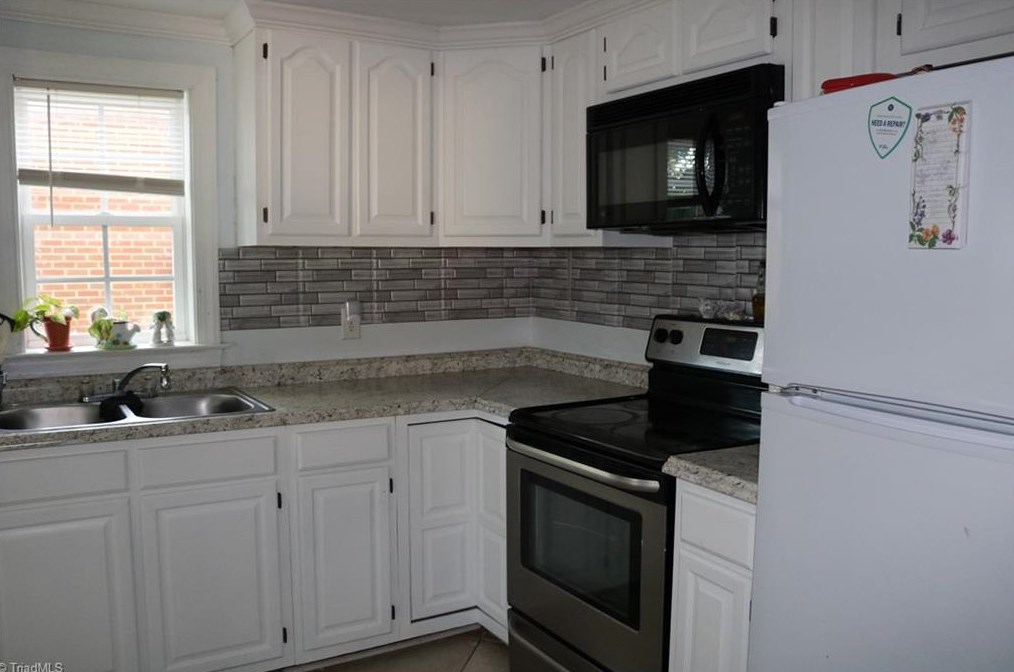416 W 24 1/2 St, Winston Salem, NC 27105