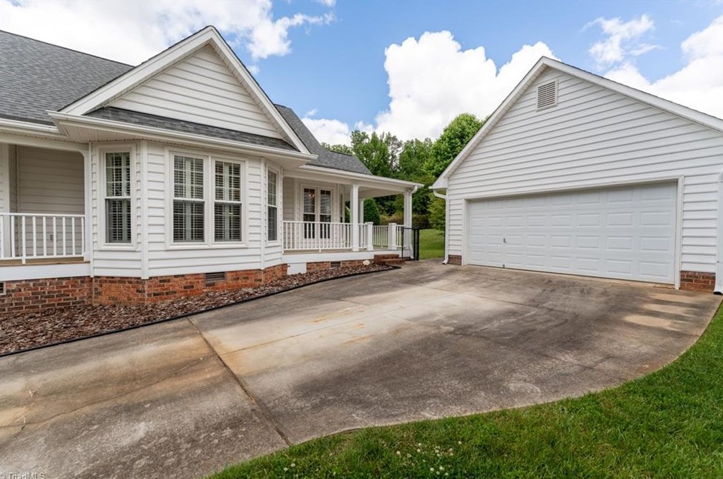 4702 Tower Rd, Greensboro NC  27410-5917 exterior