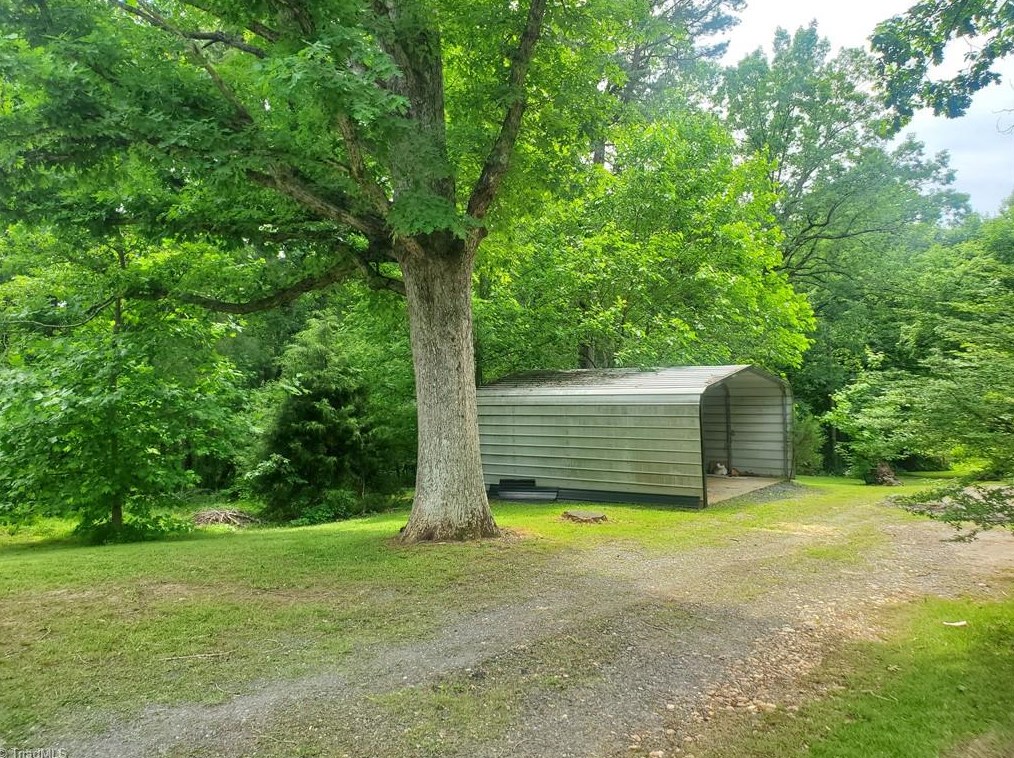 2006 Lambert Dr, Asheboro, NC 27205-7212