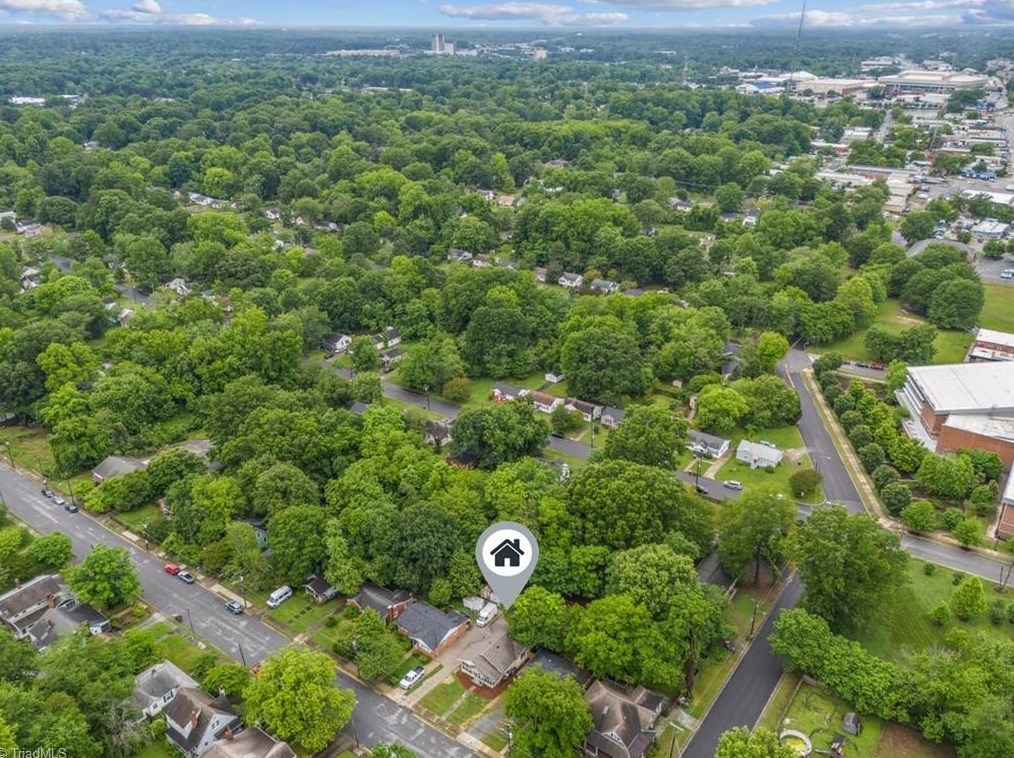 904 Glenwood Ave, Greensboro NC 27403-2907 exterior