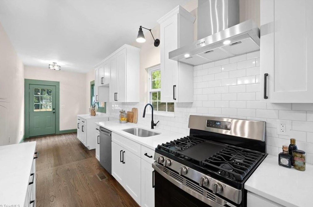 904 Glenwood Ave, Greensboro NC 27403-2907 exterior