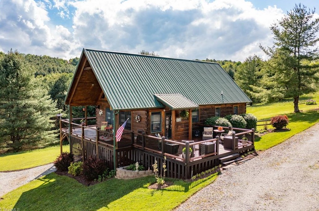 229 Ridgeline Way, Edwards Crossroads, NC 28675