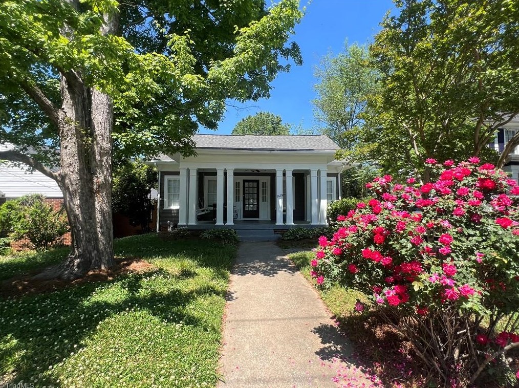 1618 Walker Ave, Greensboro, NC 27403-2319