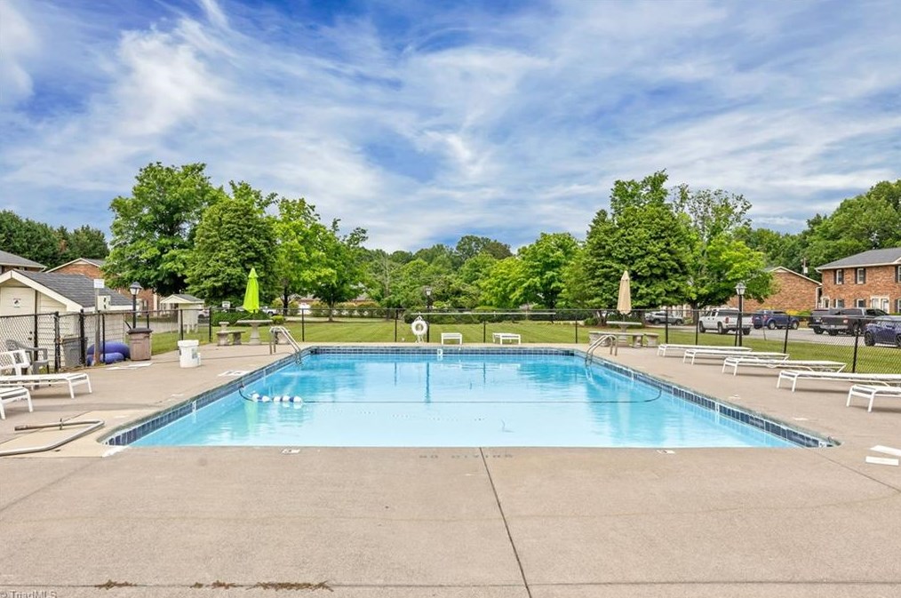 2350 Bay Meadows Ct, Winston Salem NC  27103-5066 exterior