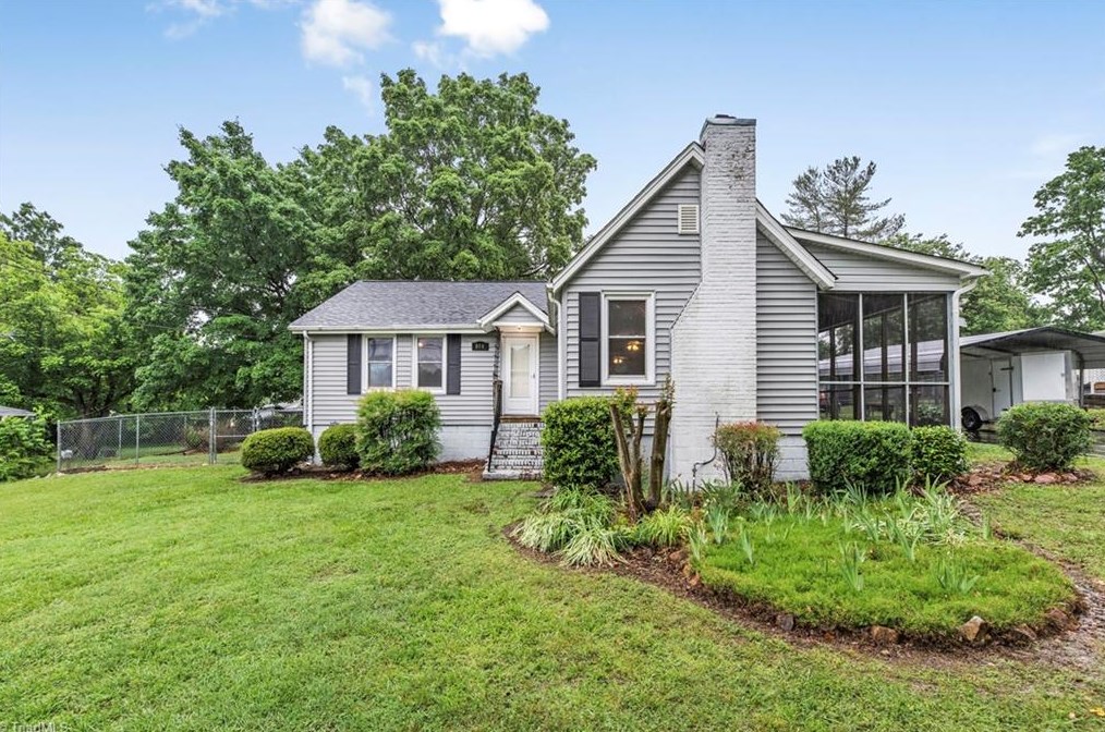 808 Georgia Ave, Thomasville NC  27360-4919 exterior