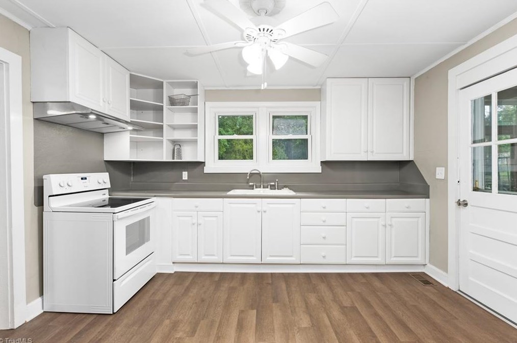 808 Georgia Ave, Thomasville NC  27360-4919 exterior