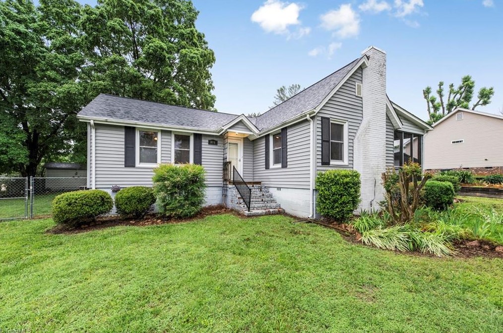 808 Georgia Ave, Thomasville, NC 27360