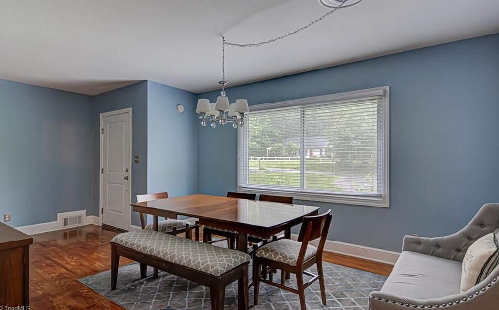 2855 Loch Dr, Winston Salem, NC 27106-3642