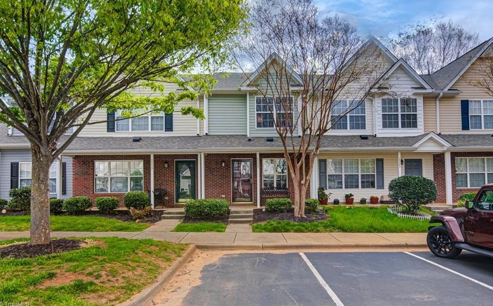 2529 Halle Ann Cir, Winston Salem, NC 27103-6098