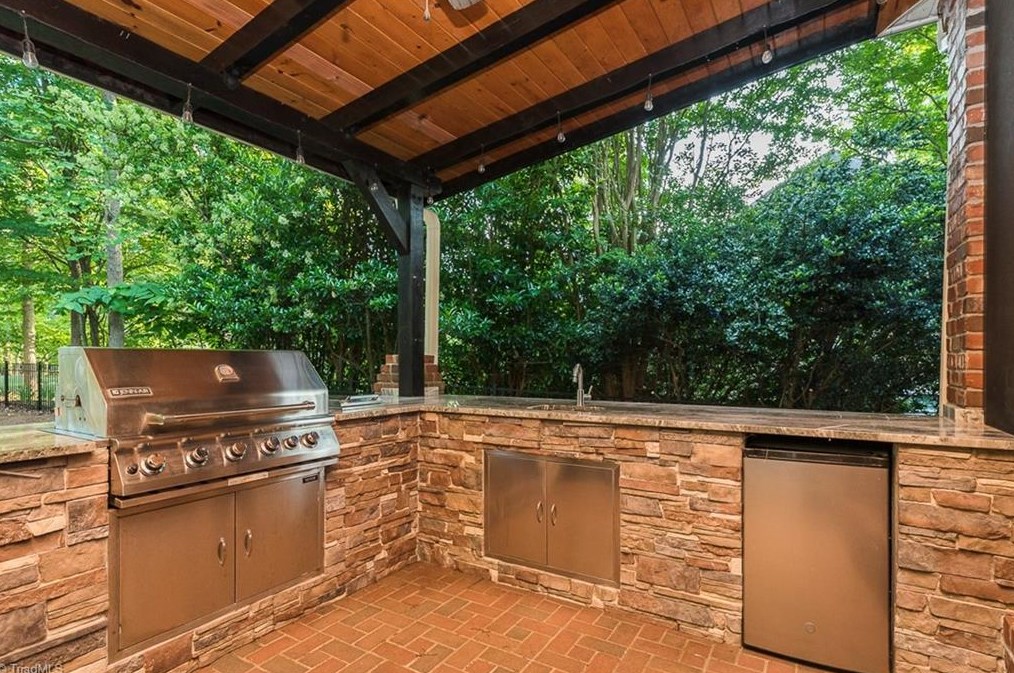 700 Golf House Rd, Whitsett NC  27377-9204 exterior