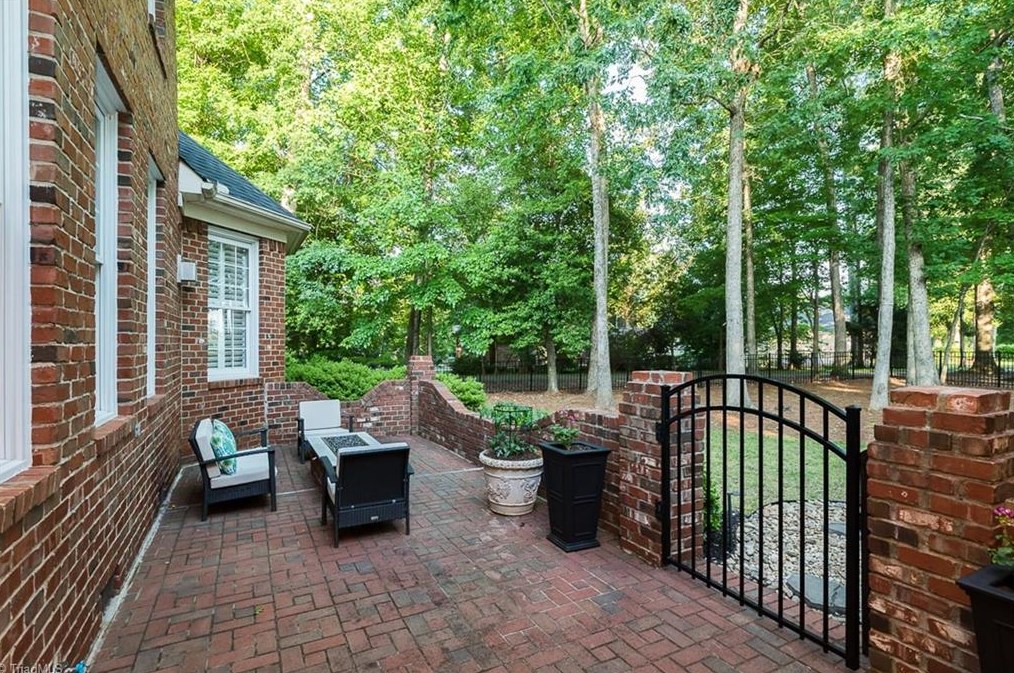 700 Golf House Rd, Whitsett NC  27377-9204 exterior