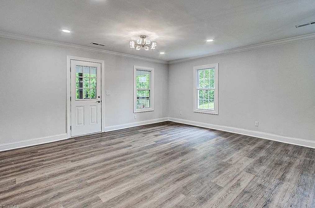 2476 Zoo Pkwy, Asheboro, NC 27205-1405