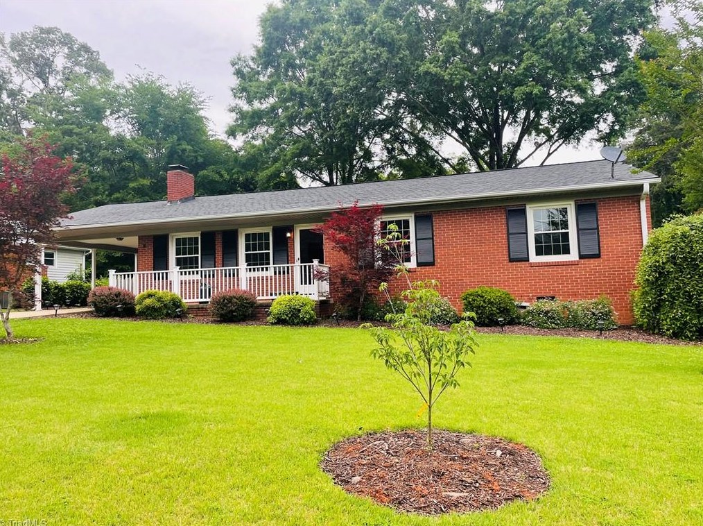 10 Woodhaven Dr, Lexington, NC 27295