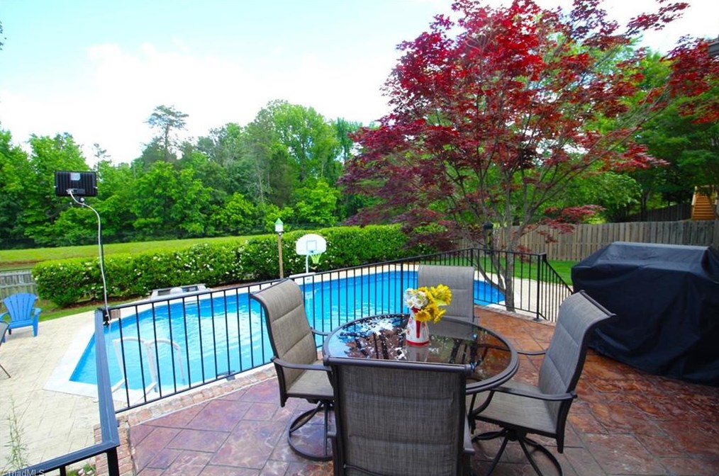 5714 Hidden Orchard Dr, Greensboro NC  27410-2523 exterior