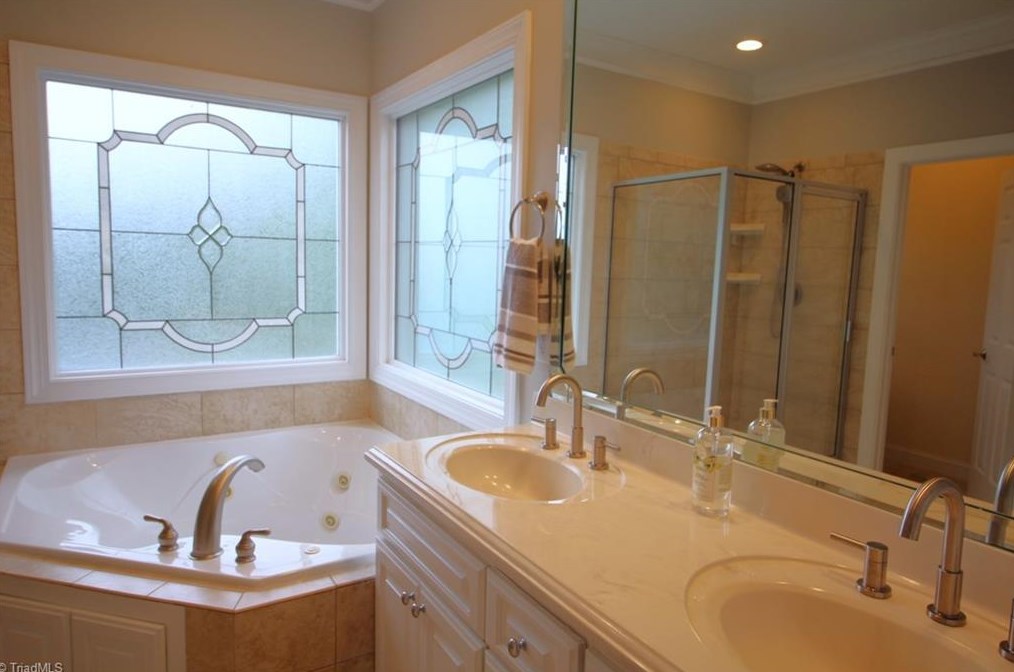 5714 Hidden Orchard Dr, Greensboro NC  27410-2523 exterior