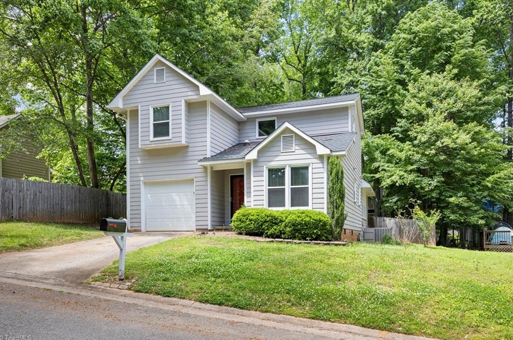 3 Dunnberry Ct, Greensboro, NC 27455-2575