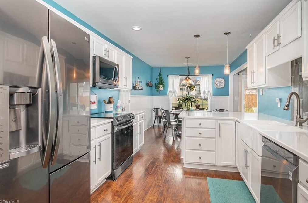 5013 Long Branch Dr, Kernersville NC  27284-7396 exterior